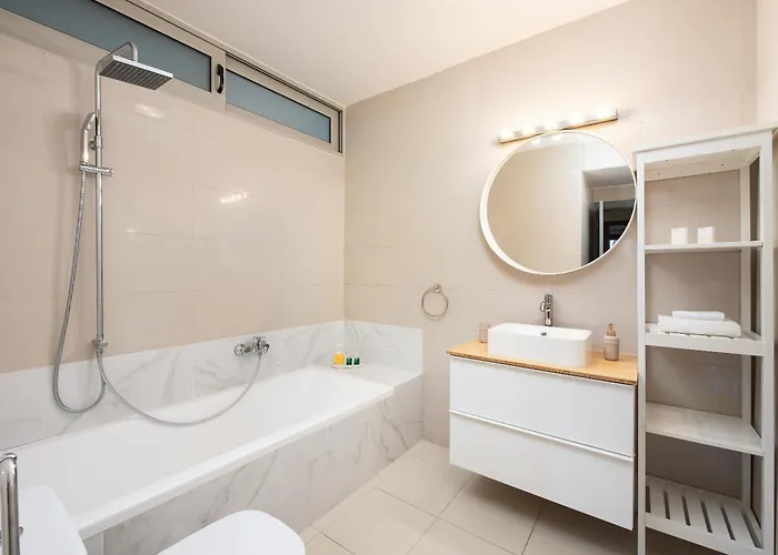 Dora 3 Bedroom * Rhodes City