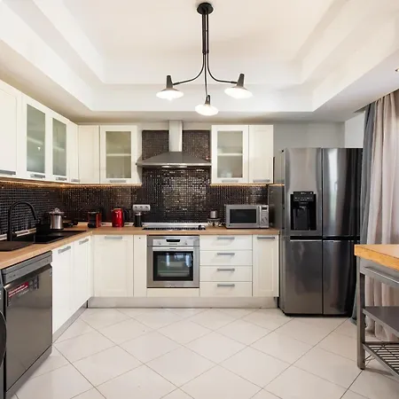 Апартаменти Dora 3 Bedroom Rhodes City