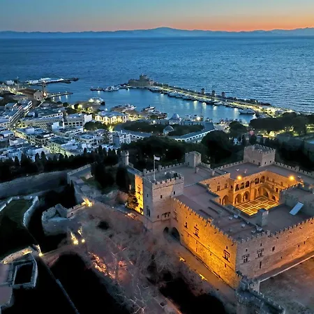 Dora 3 Bedroom Апартаменти